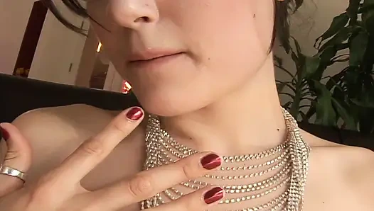 Wanita cantik nyepong kontolku