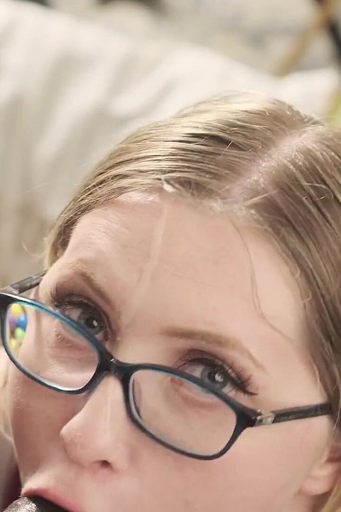 Dripdrop Emma Shay Is a Cute MILF That Likes Sucking BBC!