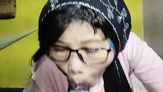 Отпустил сперму в мой рот, горячий секс дези