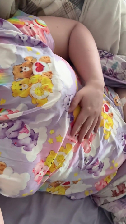 Feral BBW MILF Masturbates in Nightie