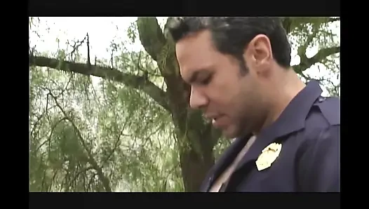 Natasha Dolling Menikmati Mandi Air Mani