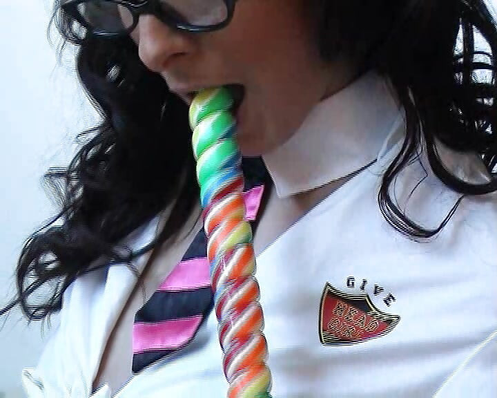 In Rebecca Intimacy... Punkiges Schulmädchen