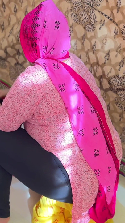 Big Pussy BBW Big Ass & Huge Boobs Hot Egypt Stepmom Washing Dress & Gets Horny!