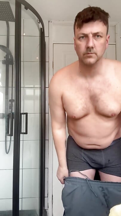 Horny Man Strips and Shaves off Pubic Hair