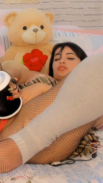 Spektakularan trenutak iz filma "PornO ASMR INTENZIVAN SEKSI LATINA LIŽE SISE I ZVUCI MOKRE PIČKE"