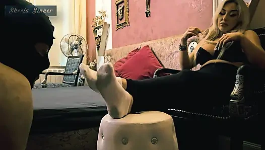 Sheela sinner ayak sikişi kirli beyaz çoraplar