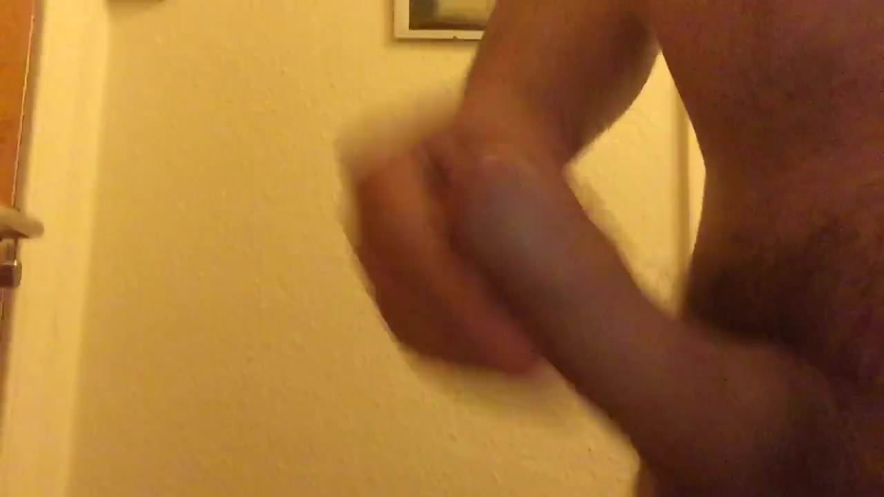 Wanking over porn