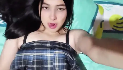 У моей подруги большие и красивые сиськи