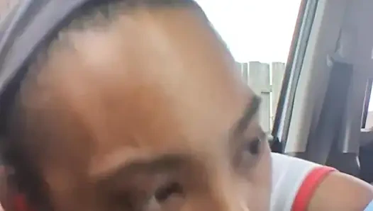 Cewek mungil kulit hitam disumpal sama besar pria kulit putih