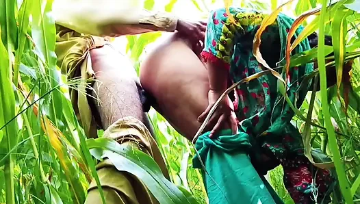 Hot Threesome hard fucking in outdoor