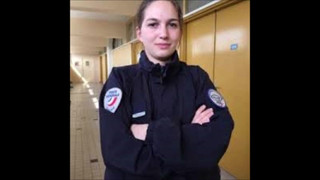 軍と歴史のビバフランス人女性！