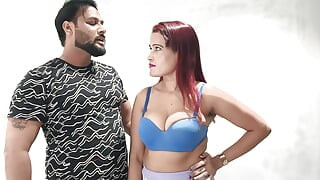 tailor ke bahane assistant ke sath machayi nangi ladki ne chudayi