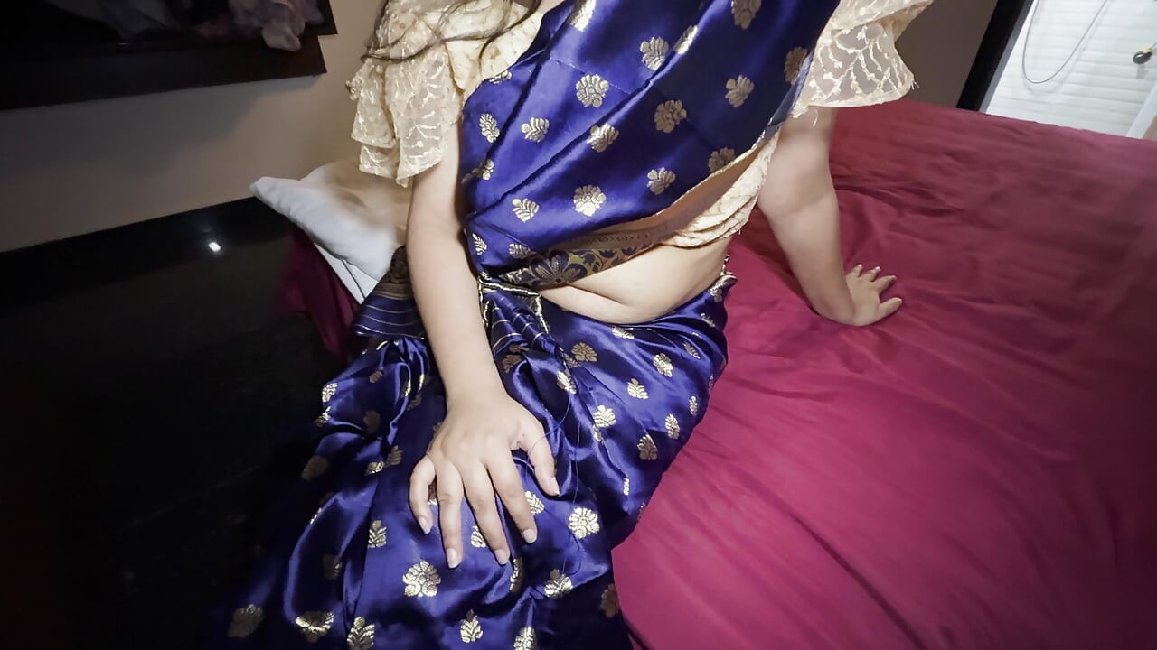 Chachi Ke Ghar Jaa Ke Unko Sex Ke Liye Ready Kiya Fat Pussy