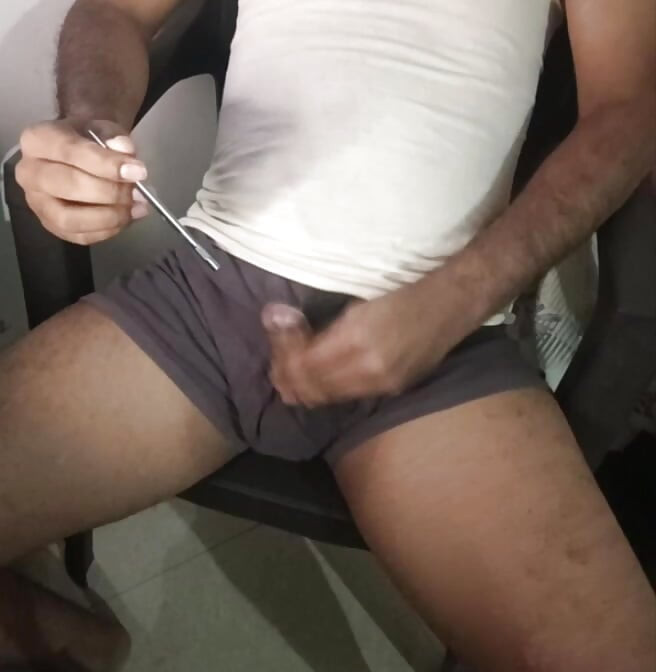 강철 핀으로 소리지리는 자지