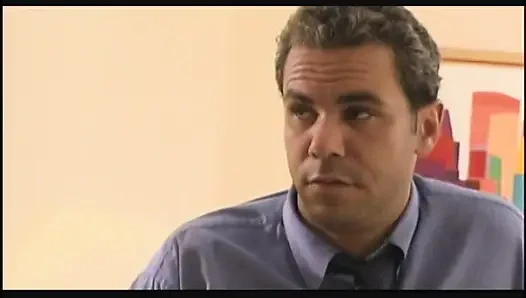 Büyük memeli sarışın uzman gibi yarak emiyor ve amını sert siktiriyor