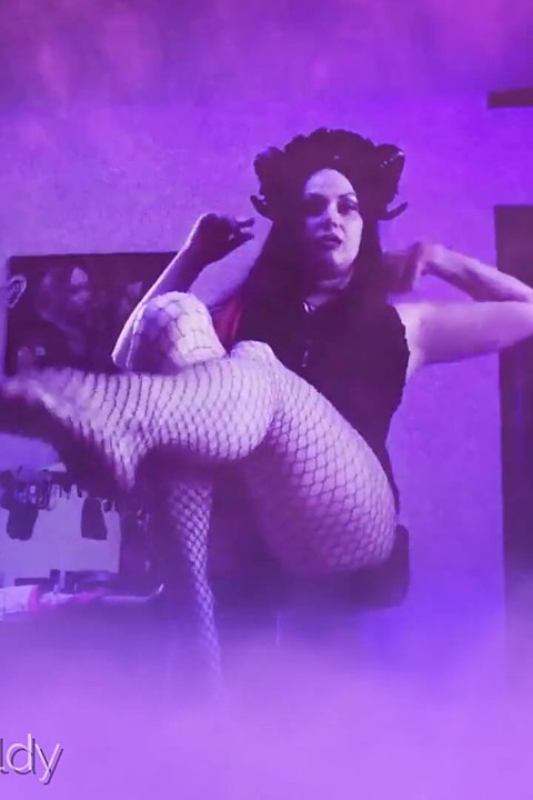 Dangerous sexy body seduction from succubus! I will get your soul today and you will be my slave forever!