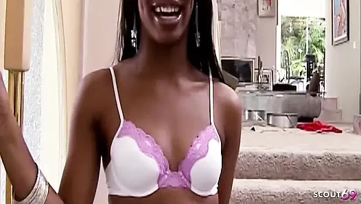 Pantat bahenol tante semok kulit hitam vanessa monet dijilat dan dientot habis-habisan sama kontol raksasa pria kulit hitam