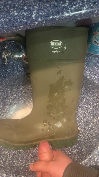 Cum on Bekina Agrilite Rubberboots