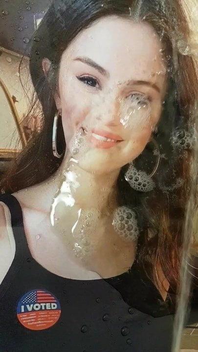 Selena vollgepisst