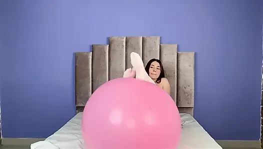 Ich hüpfe auf Meinem Ballon