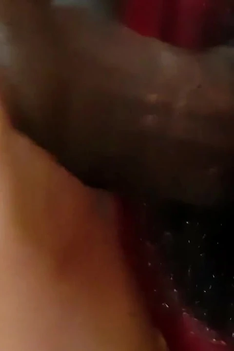 Un ragazzo Desi si sta godendo momenti intimi nella sua casa.