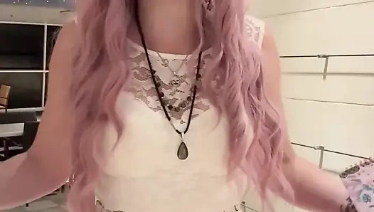 Ada ketampanan untuk itu