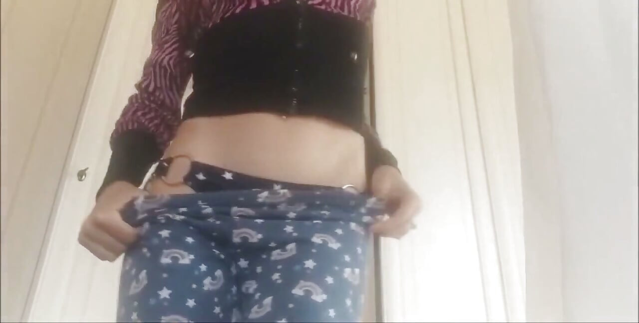 Stepmother, You Are Beautiful in a Bikini, but You Shouldn't Make Any Noise From the Ass