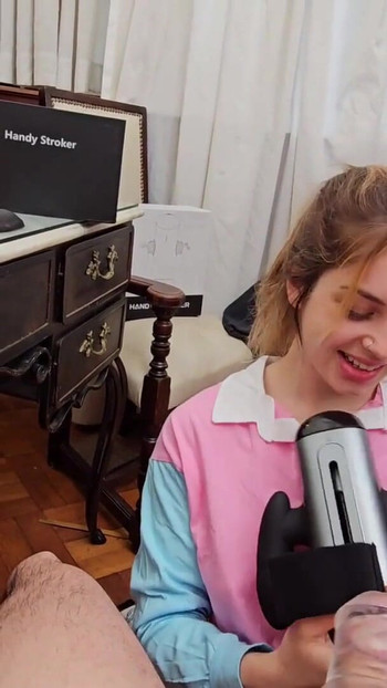 testování nové hračky "šikovný zdvih" špatné broskve | Klip 1