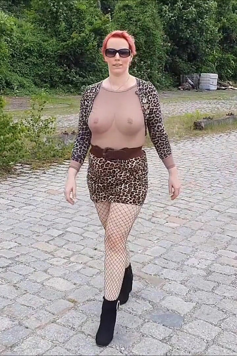 Masturbation at the Lost Place