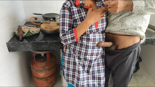 Hintli güzel kız sıkı ilk kez xxx videolar, desi güzel köylü kızı seks videoları