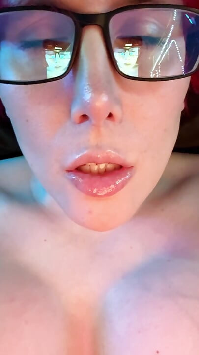 أبحث عن صديق يحاضن