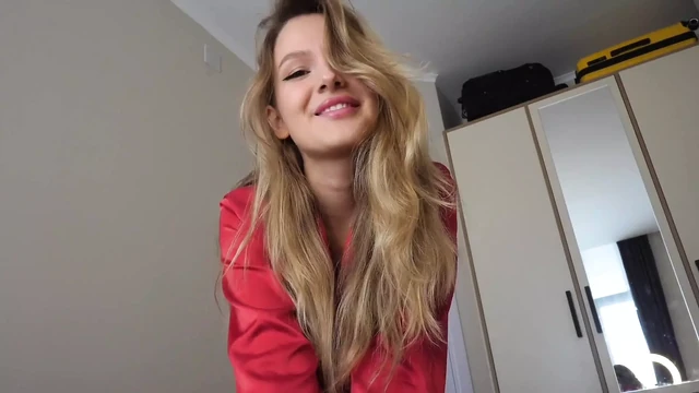 A Good Girl Knows How to Make a Good Morning. Virtual Sex