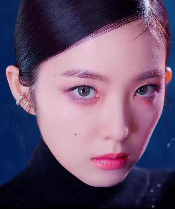 Red Velvet's Irene Deserves A Fucked Up Facial
