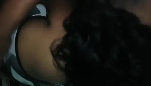 Гигантский хуй свекора свисает под его саром для падчерицы