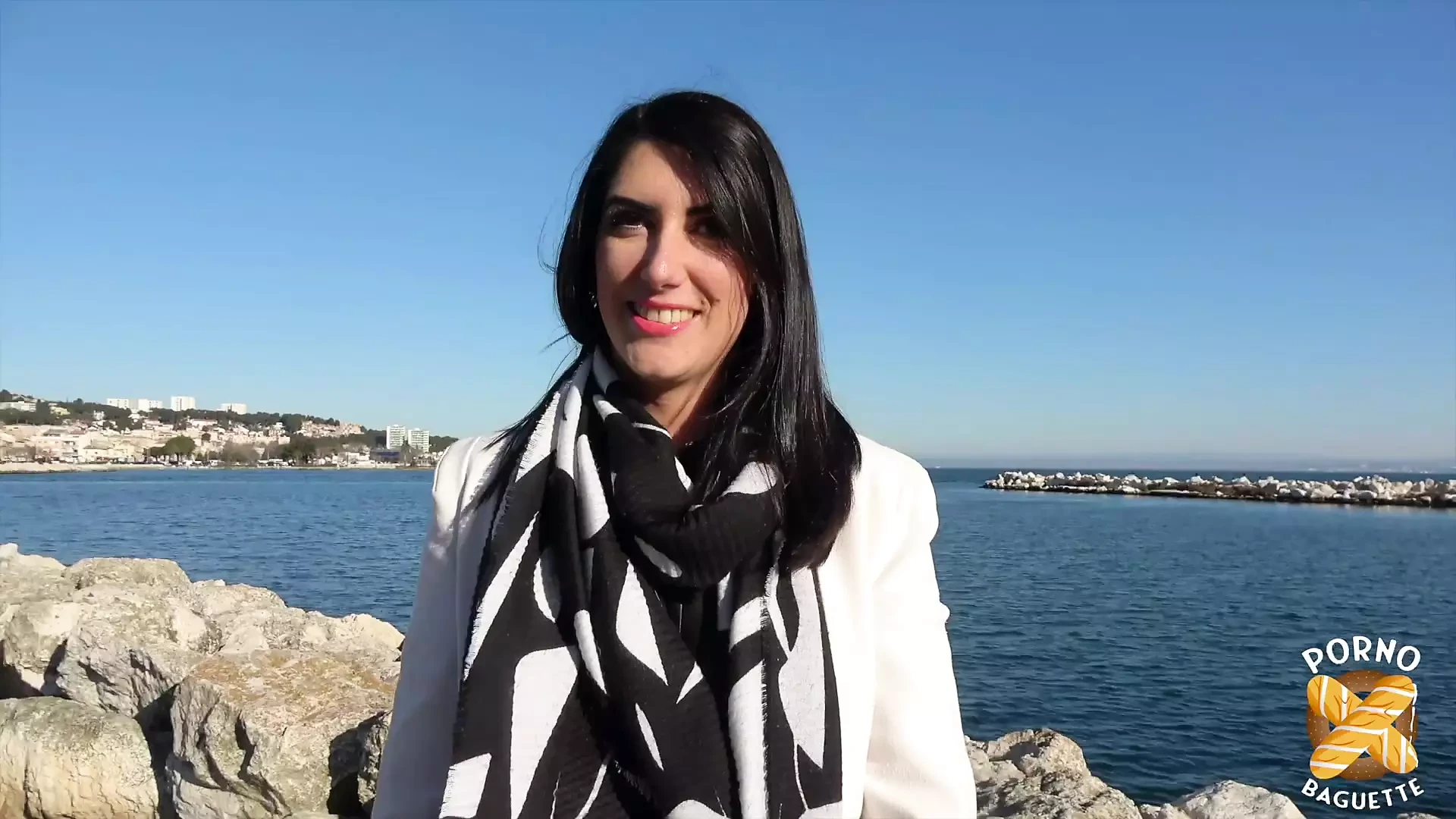 Jade vuole che la sua figa venga scopata bene