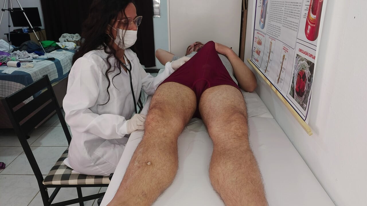 Pacijent koji se podvrgava liječničkom pregledu dobiva žestoko stanje pred medicinskom sestrom