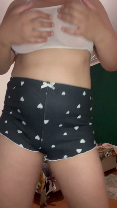 Sexy Stepmom Shows Off Her Killer Curves on Camera
