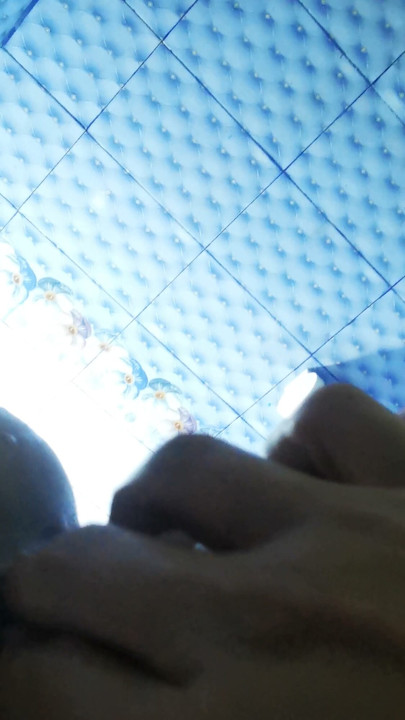 Seks kasar dengan gadis yang sedang ngentot di kamar mandi | Clip 1