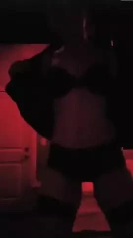 EiraYanovic视频