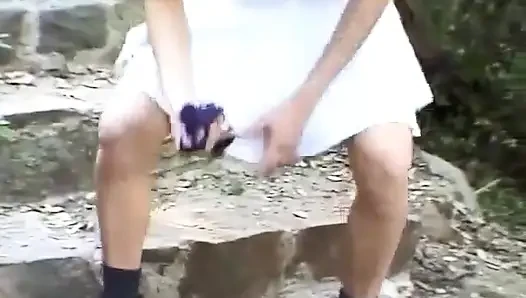 Писсеры в лесу