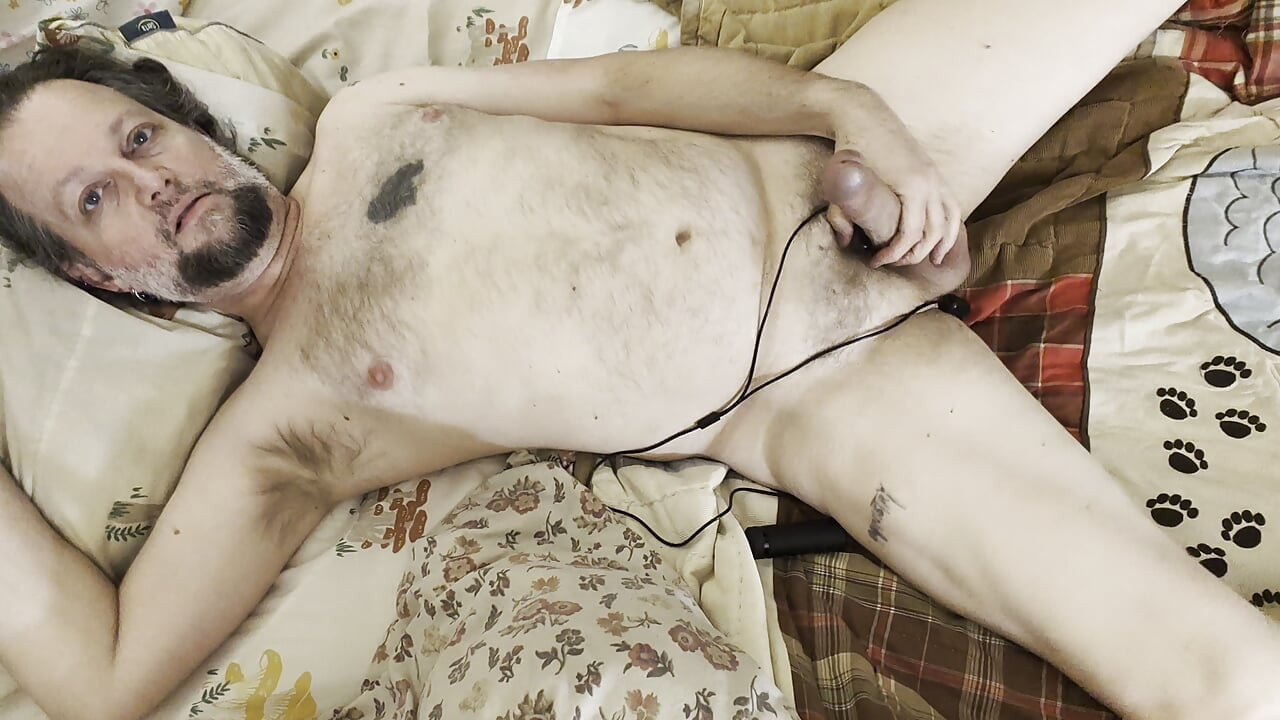 Daddy Is Really Horny And Looking For Some Cock & Ass