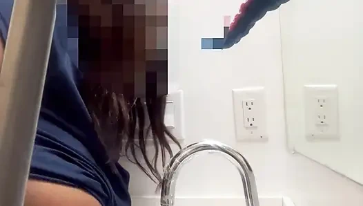 Perlahan-lahan aku dientot sama alien!