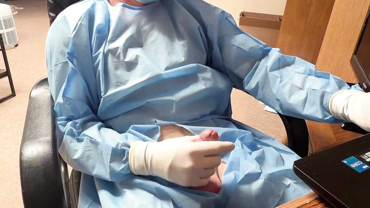 Тест на пикаене с хирургически ръкавици и огромно изпразване