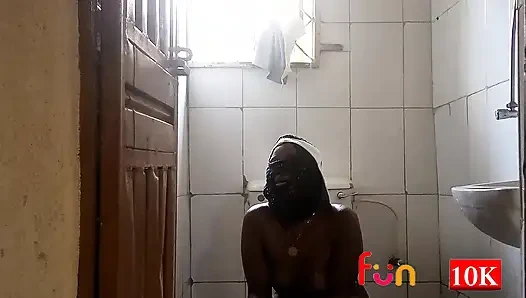 Эта местная пара сделала грязный местный домашний пробы трах с его женой