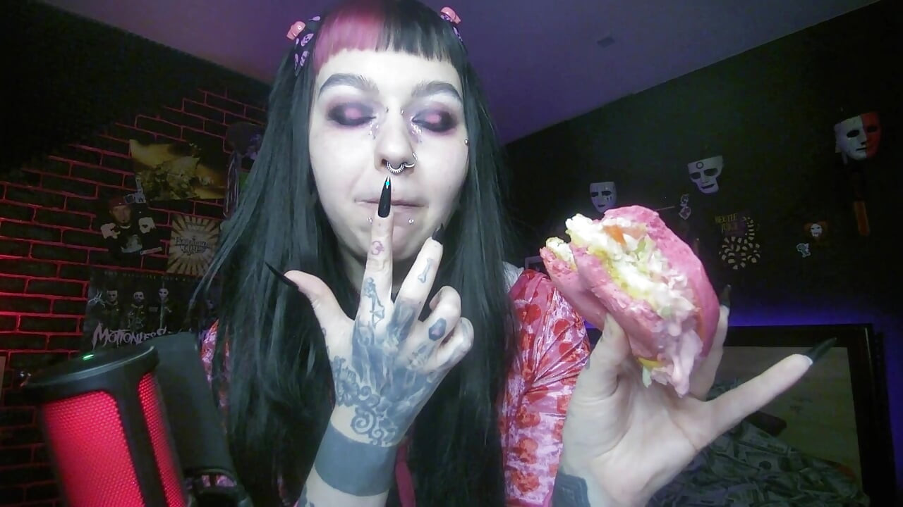MrsMothrfcker13 videoclip