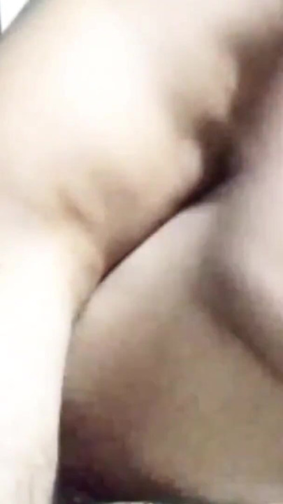Desi Village Bhabhi Nangi Hokar Khet Me Nahate Huye | Clip 1