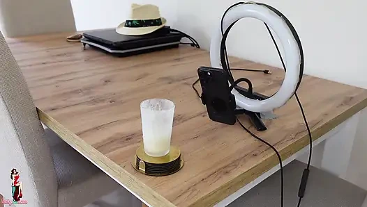 Gokun хуище для Lady Ana наслаждается чашкой спермы