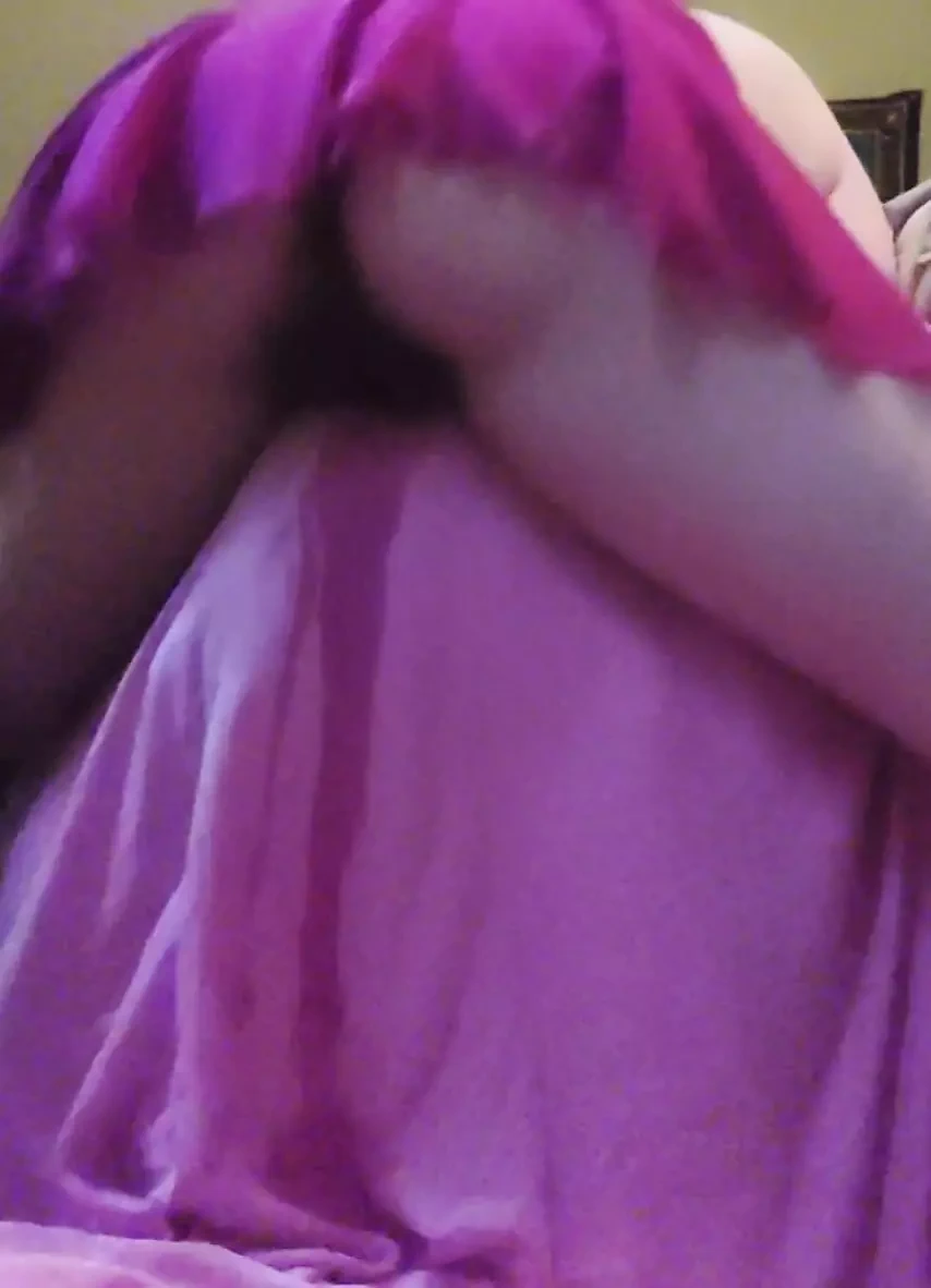 狠狠地撸我的床，让自己到处潮吹和撒尿