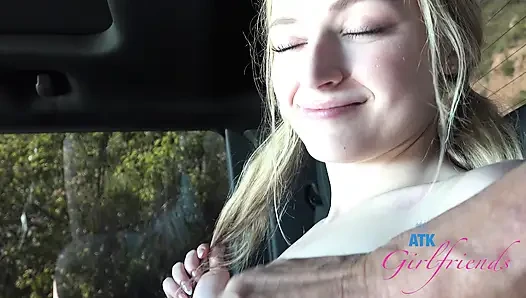 Pov mckenzie mae: ngusap memek dan nyepong kontol di pantai umum