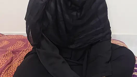 Ich nahm den privaten Tutor in das Zimmer und fickte sie.
